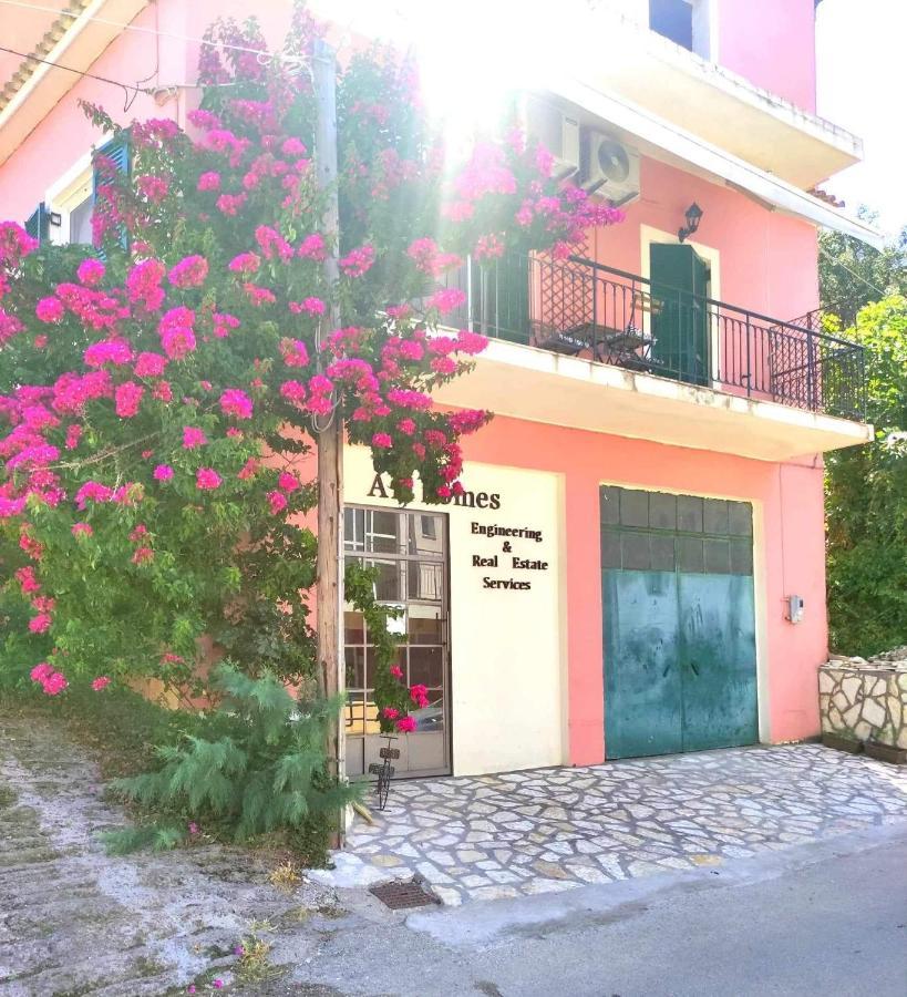 Voukamvilia Boutique Apartment Ágios Matthaíos Екстериор снимка